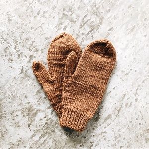 ✨SALE ✨Brand New Handmade Mittens
